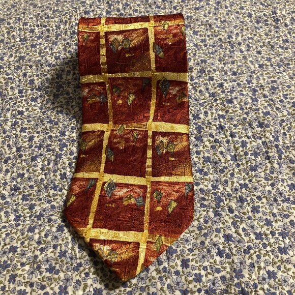 ERMENEGILDO ZEGNA Men's 100% Silk Necktie ITALY Luxury Geometric Red/Gold. - Picture 4 of 6